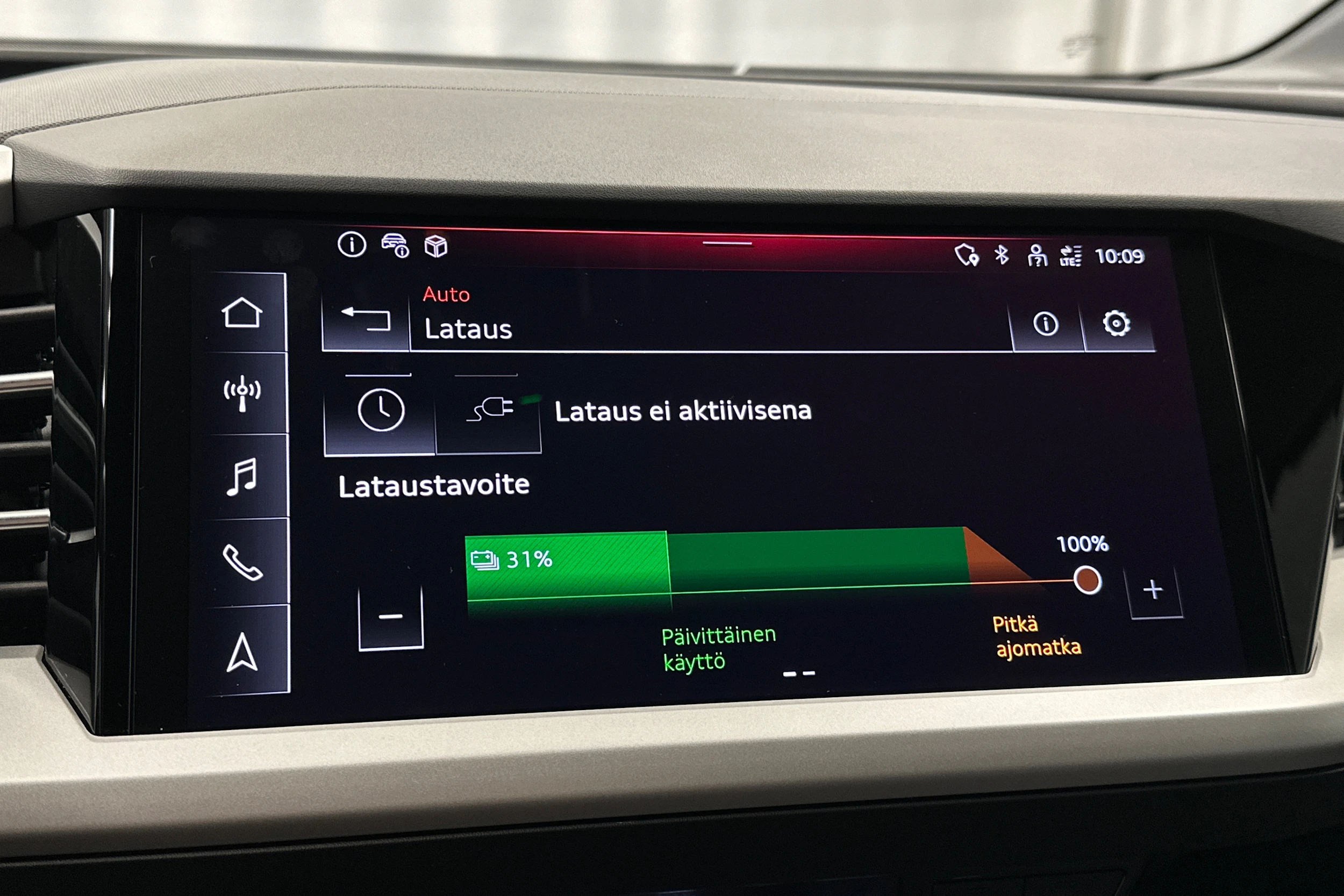 musta Audi Q4 e-tron 2025 kuva 25.