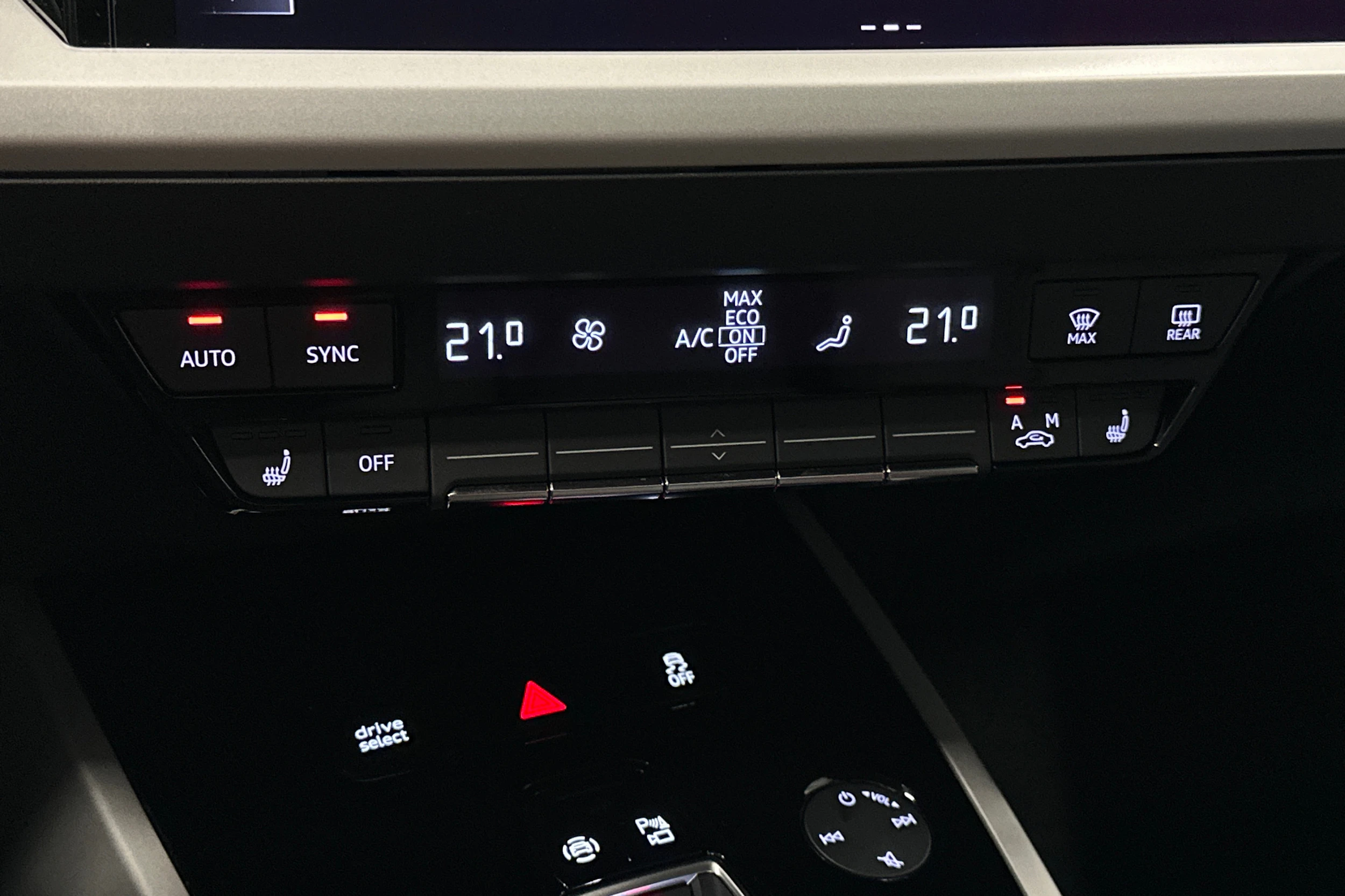 musta Audi Q4 e-tron 2025 kuva 31.