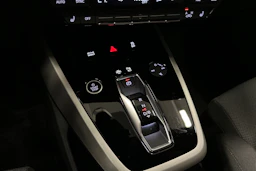 musta Audi Q4 e-tron 2025 kuva 32.