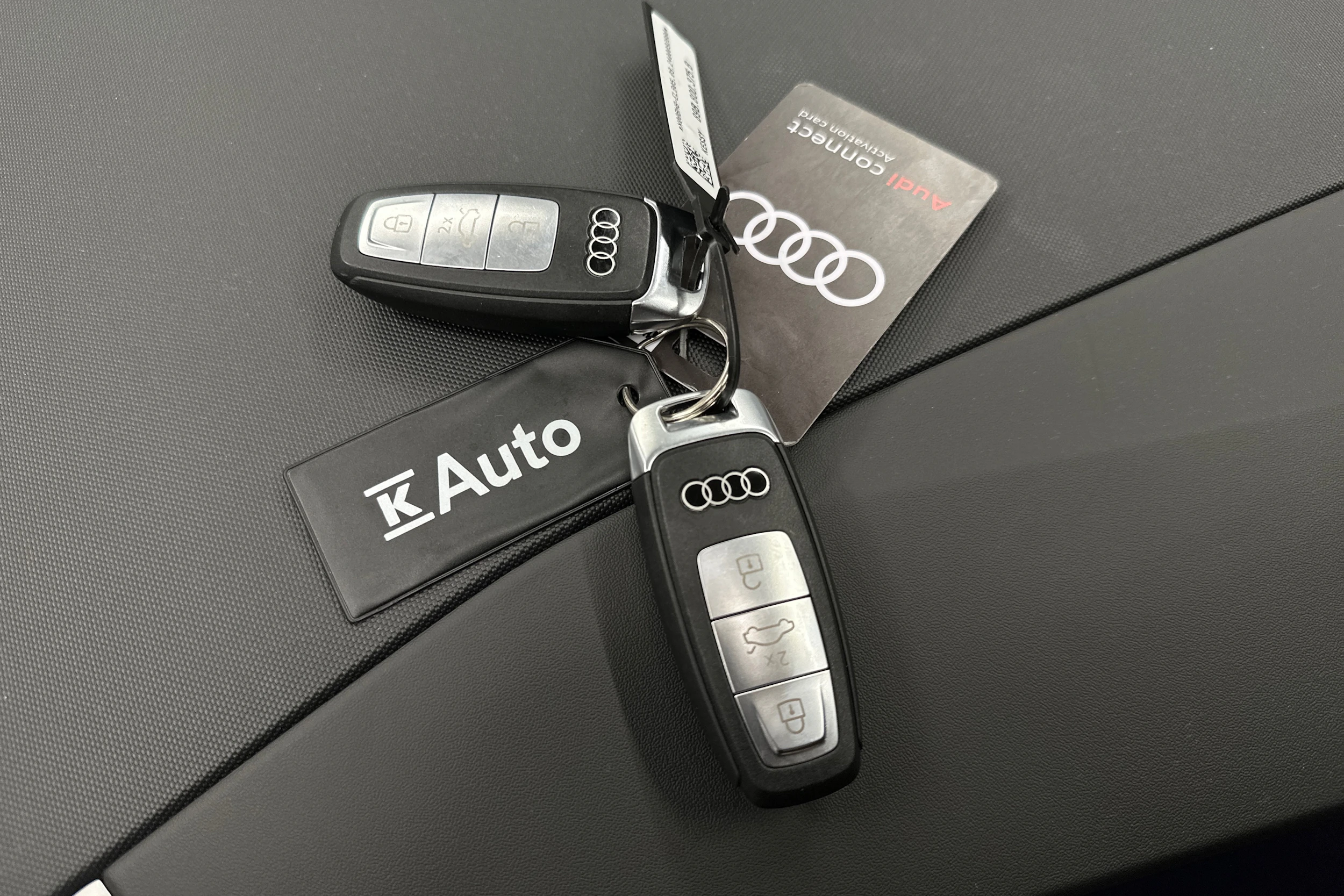 musta Audi Q4 e-tron 2025 kuva 37.