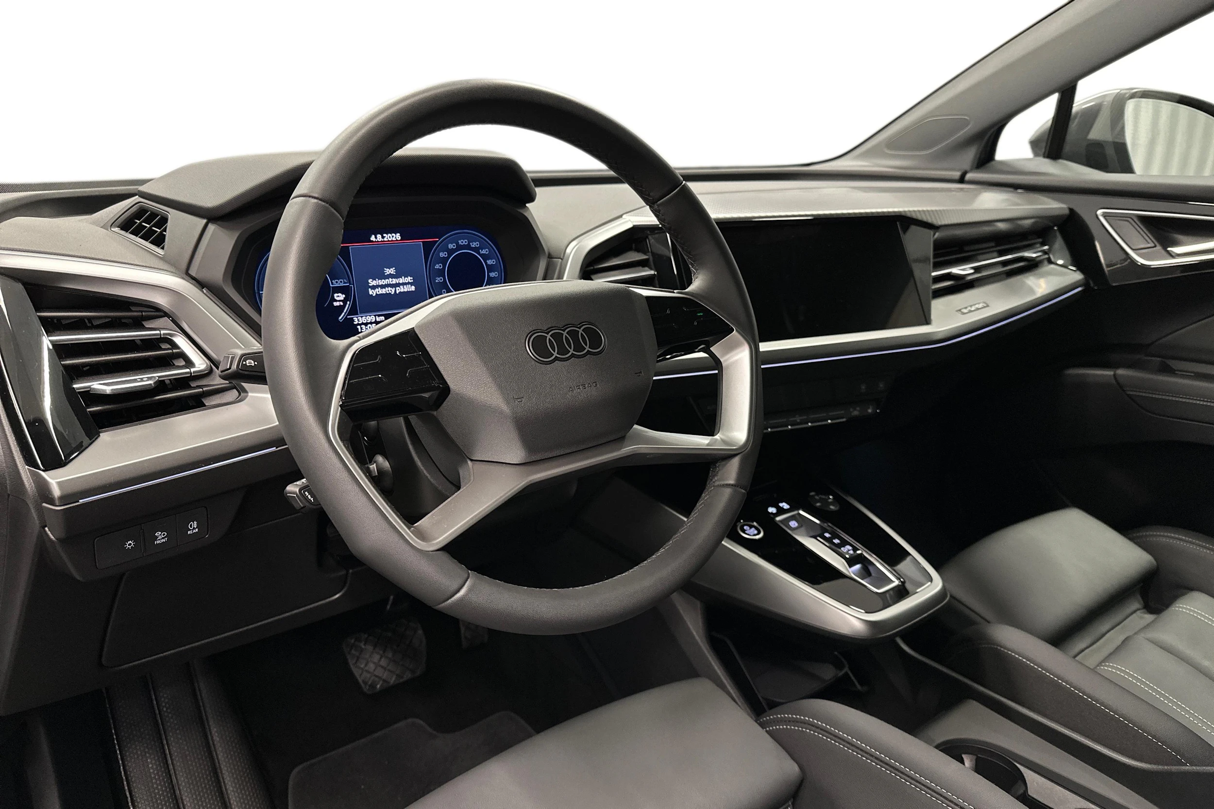 harmaa Audi Q4 e-tron 2025 kuva 6.