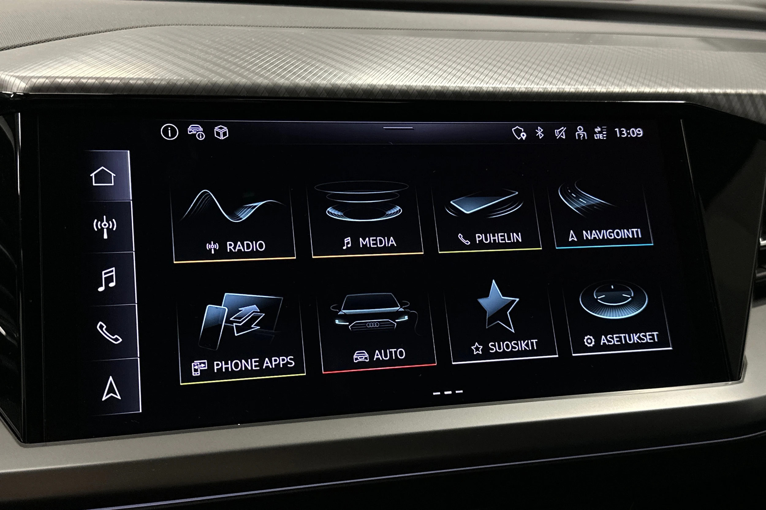 harmaa Audi Q4 e-tron 2025 kuva 17.