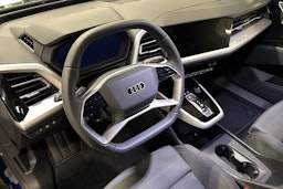 met. sininen Audi Q4 e-tron 2025 kuva 6.