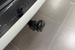 met. sininen Audi Q4 e-tron 2025 kuva 12.