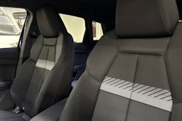 met. sininen Audi Q4 e-tron 2025 kuva 13.