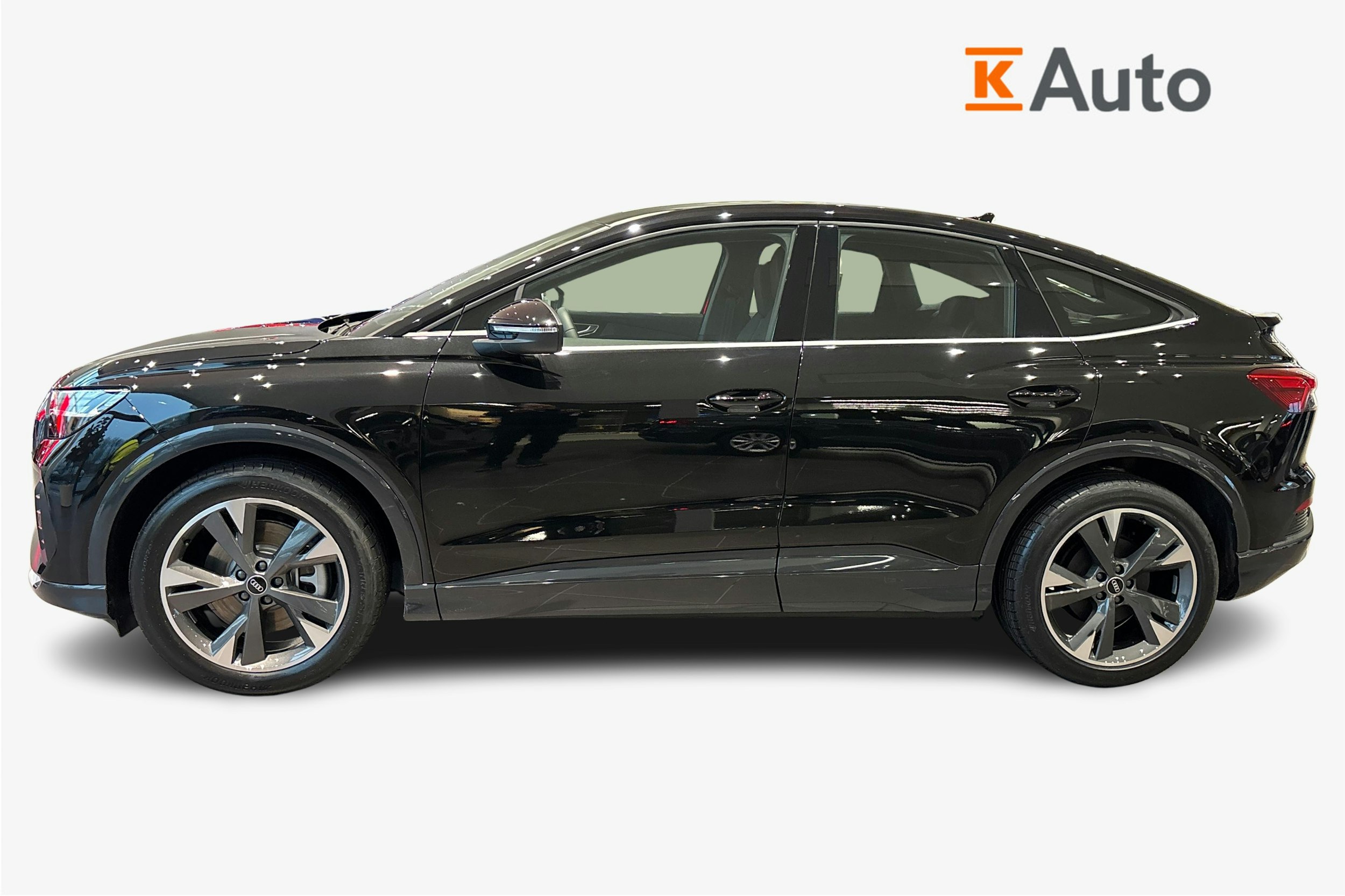 musta Audi Q4 e-tron 2025 kuva 5.