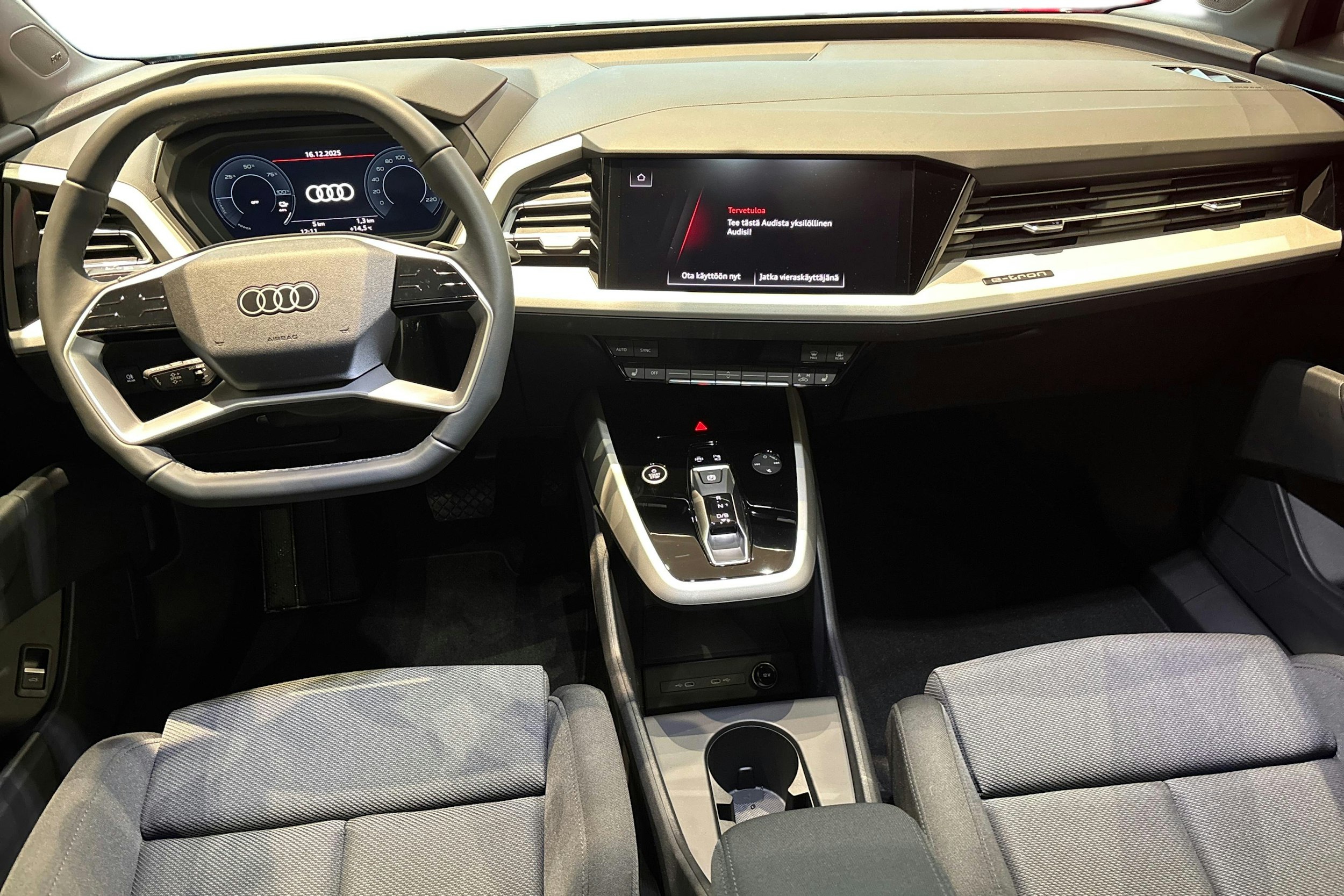 musta Audi Q4 e-tron 2025 kuva 7.