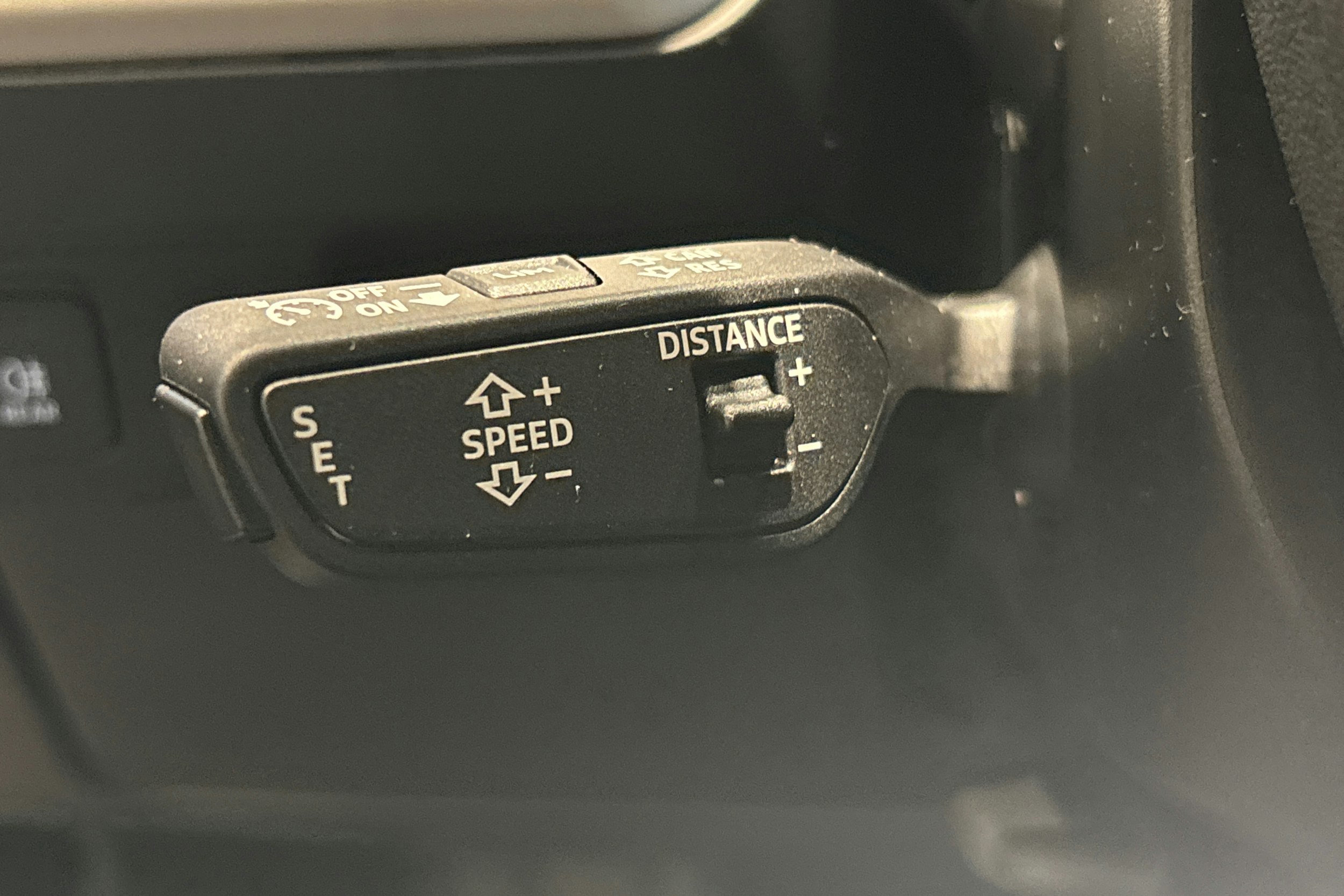 musta Audi Q4 e-tron 2025 kuva 12.