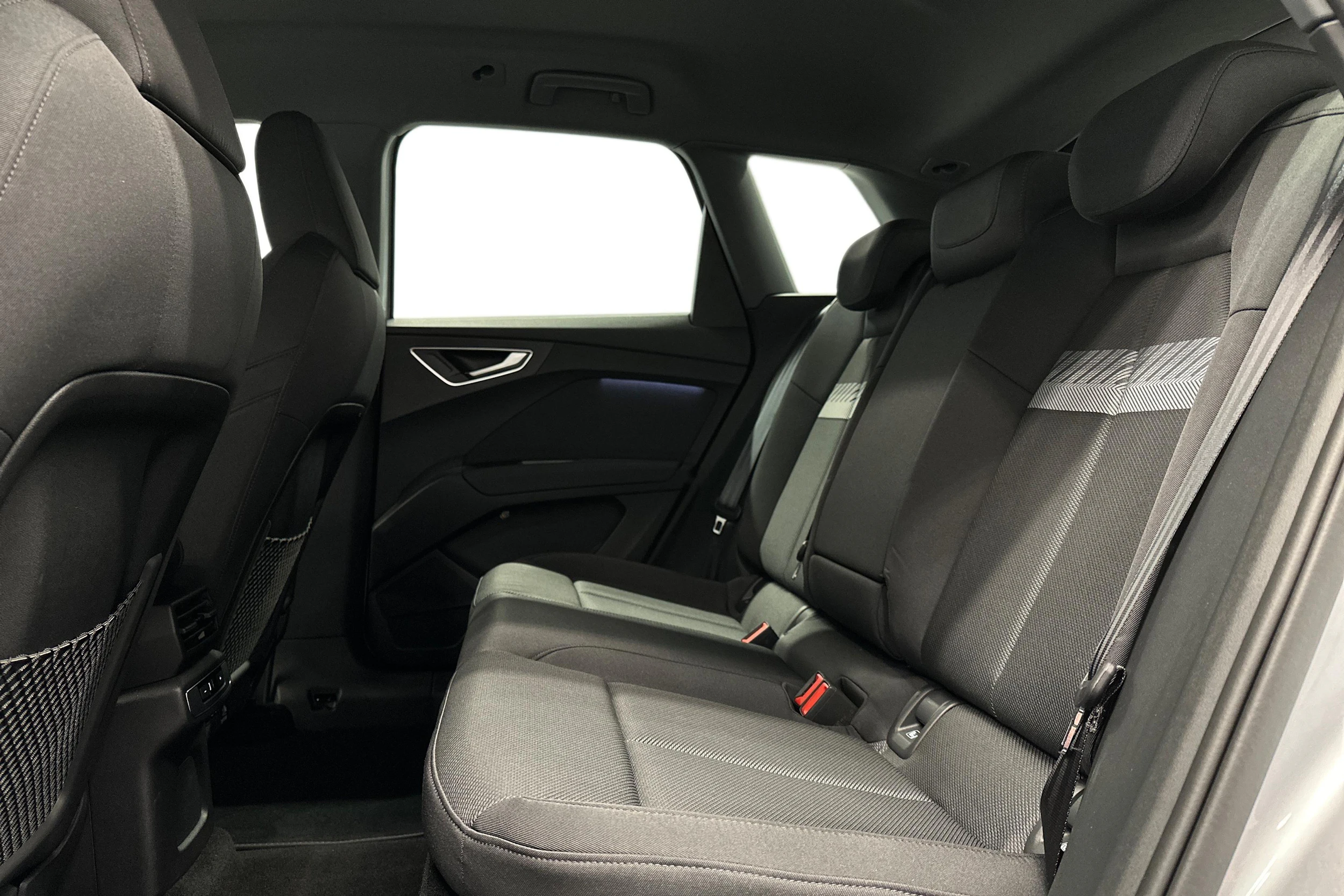 hopea Audi Q4 e-tron 2025 kuva 8.