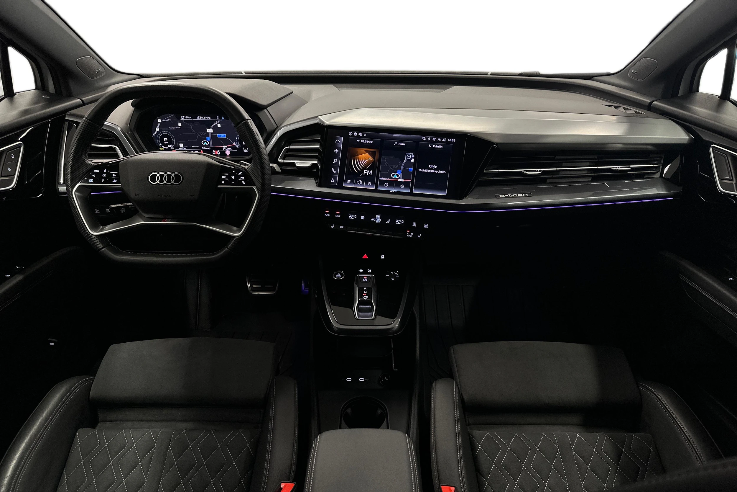 valkoinen Audi Q4 e-tron 2025 kuva 7.
