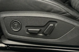 valkoinen Audi Q4 e-tron 2025 kuva 16.
