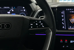 valkoinen Audi Q4 e-tron 2025 kuva 20.