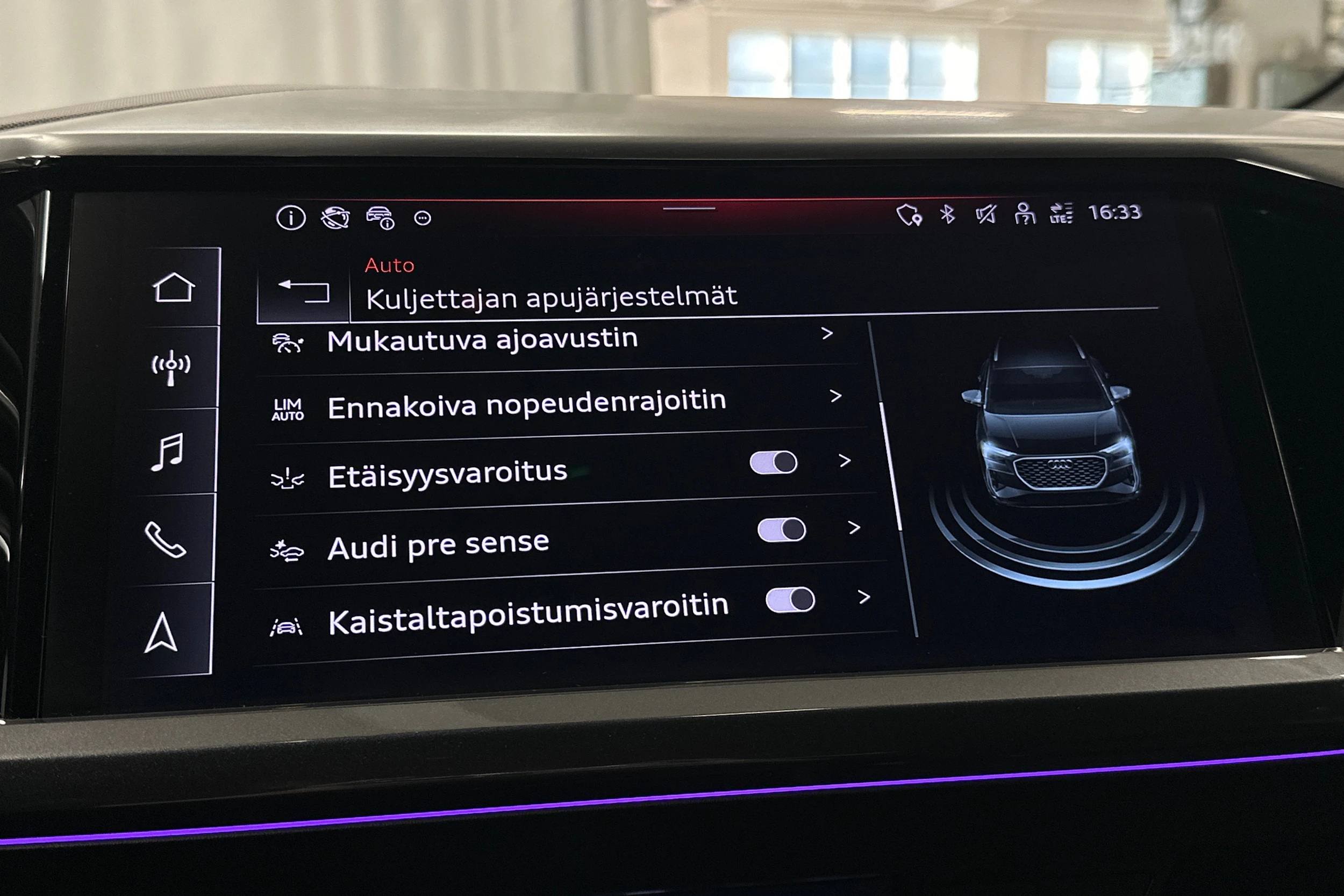 valkoinen Audi Q4 e-tron 2025 kuva 28.