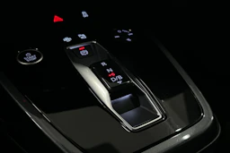 valkoinen Audi Q4 e-tron 2025 kuva 32.