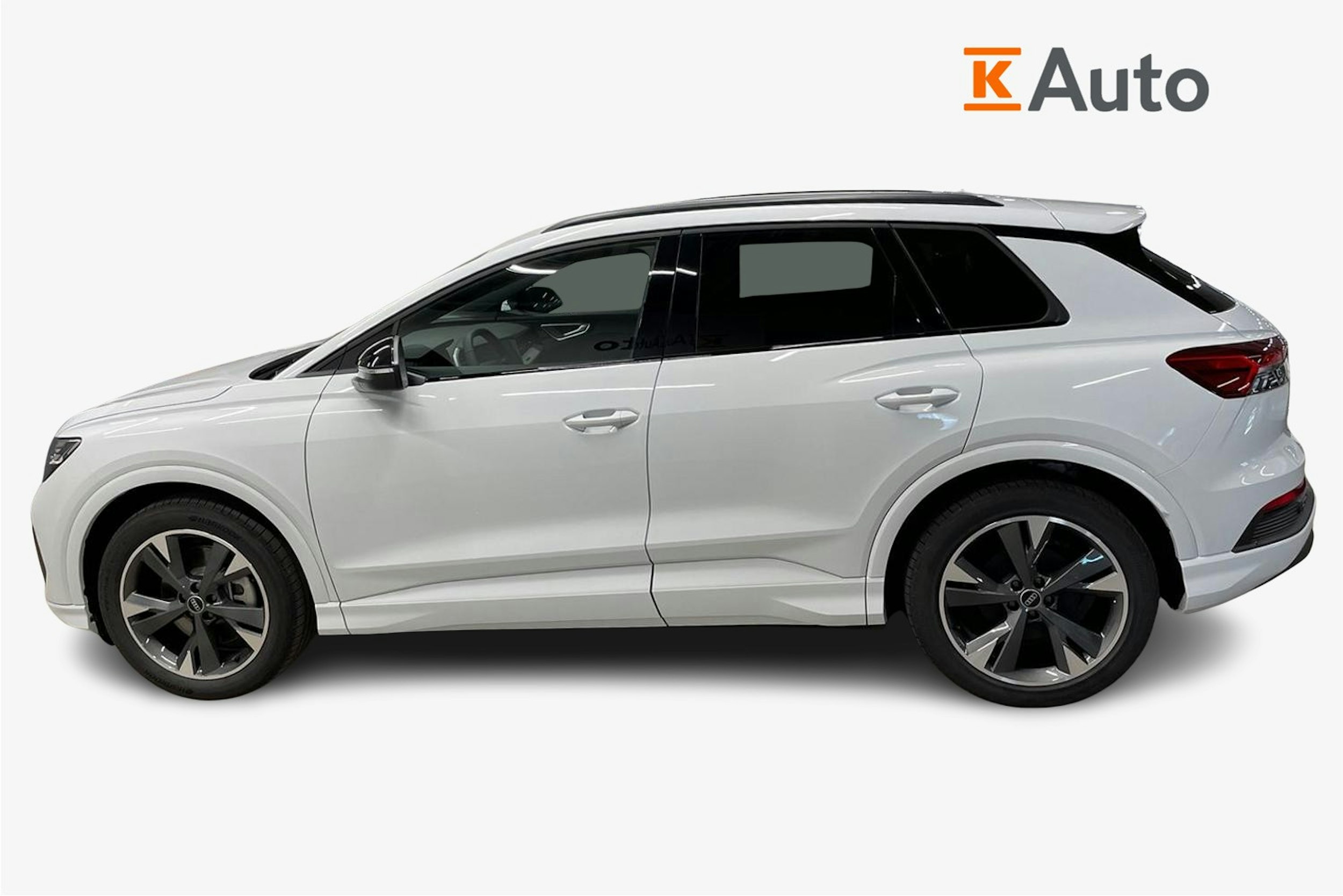 valkoinen Audi Q4 e-tron 2025 kuva 5.