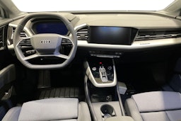 valkoinen Audi Q4 e-tron 2025 kuva 7.