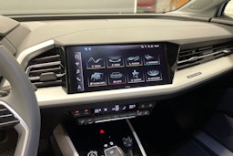 valkoinen Audi Q4 e-tron 2025 kuva 12.