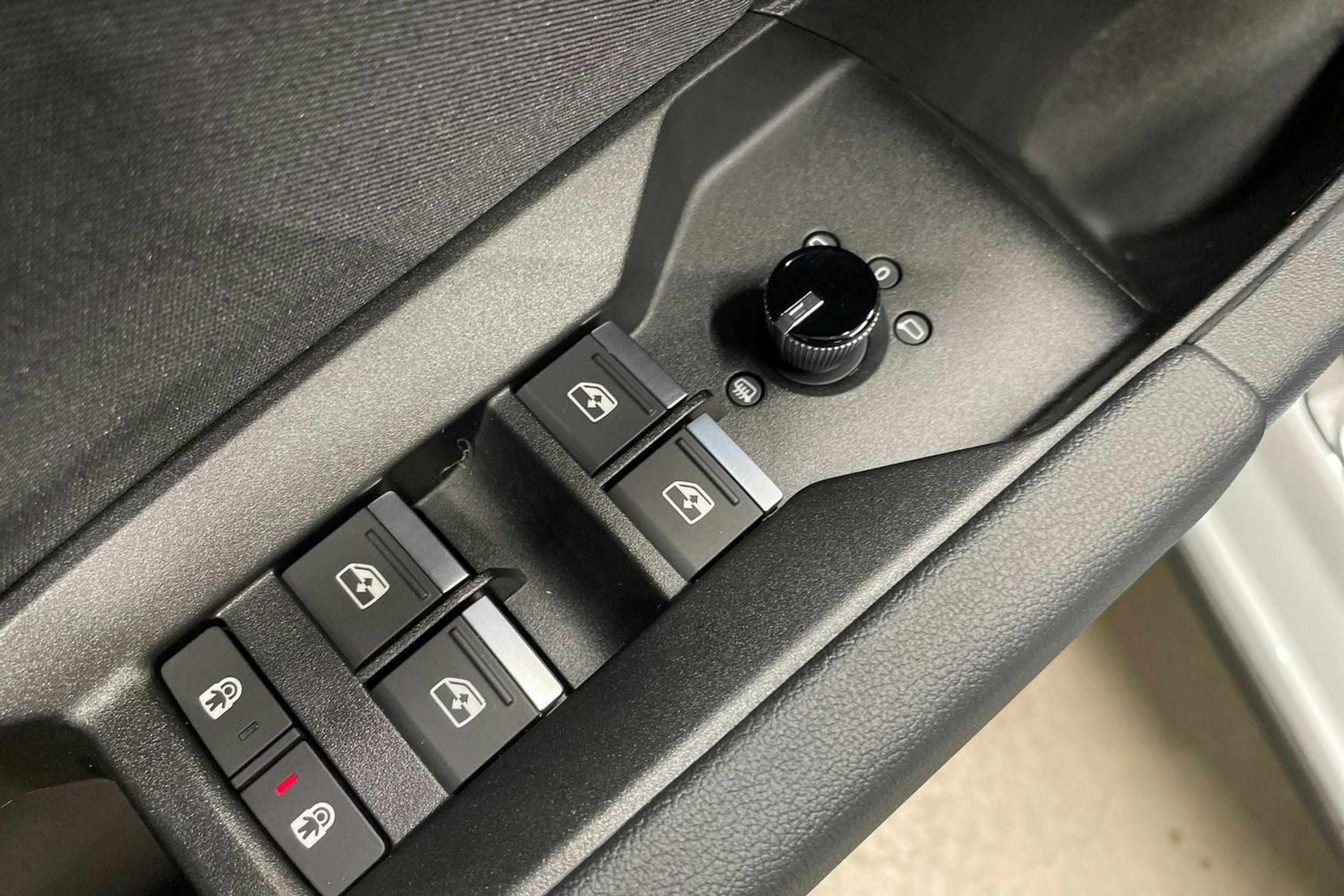 valkoinen Audi Q4 e-tron 2025 kuva 14.