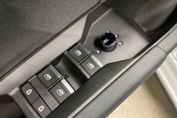 valkoinen Audi Q4 e-tron 2025 kuva 14.