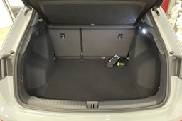 valkoinen Audi Q4 e-tron 2025 kuva 15.