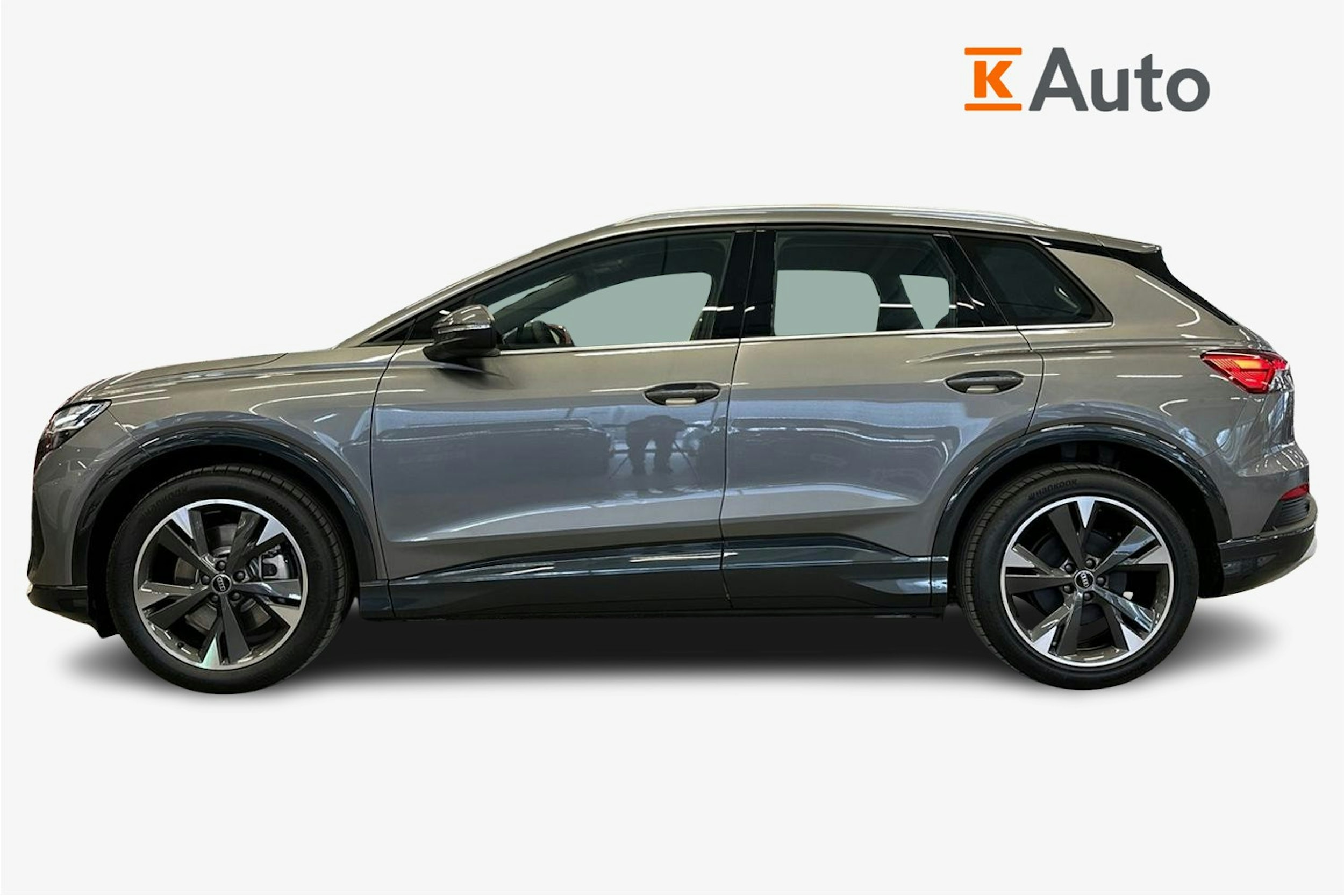 met. harmaa Audi Q4 e-tron 2025 kuva 5.
