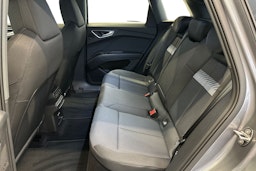 met. harmaa Audi Q4 e-tron 2025 kuva 8.