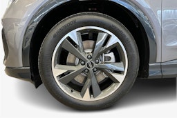 met. harmaa Audi Q4 e-tron 2025 kuva 9.