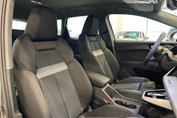 met. harmaa Audi Q4 e-tron 2025 kuva 13.
