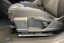 met. harmaa Audi Q4 e-tron 2025 kuva 14.