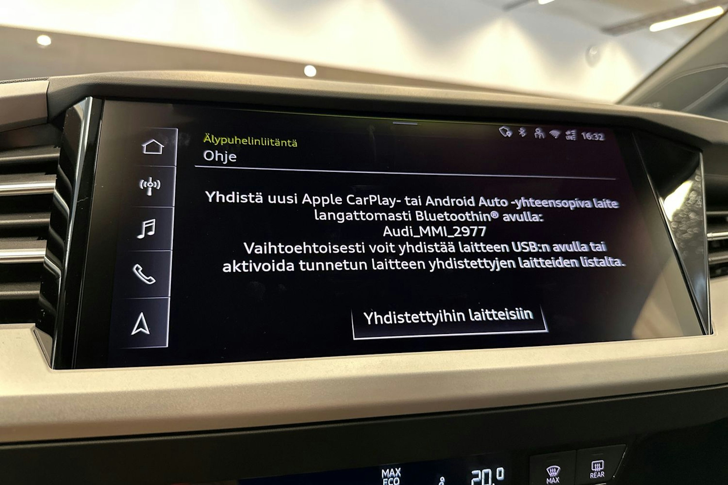 met. harmaa Audi Q4 e-tron 2025 kuva 16.