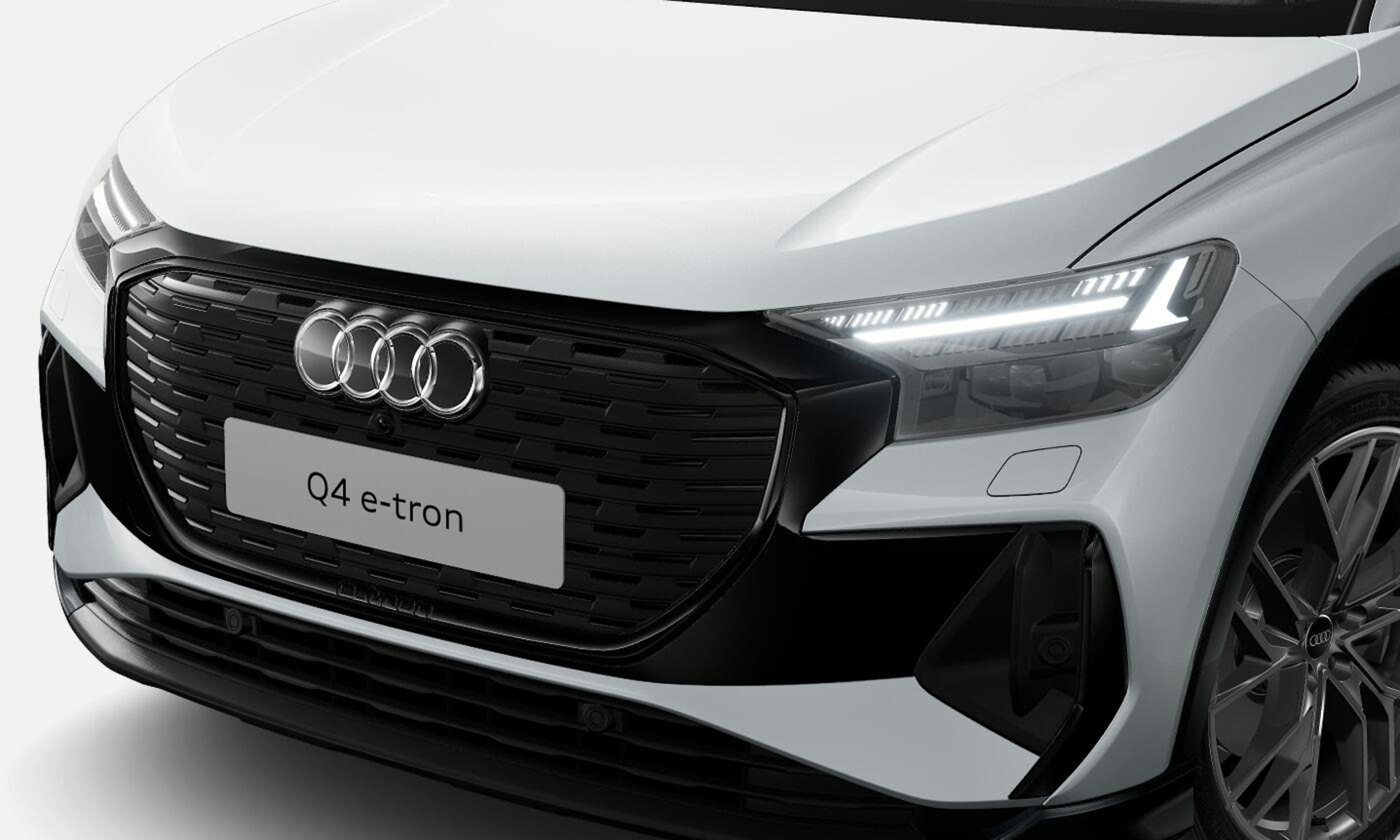 valkoinen Audi Q4 e-tron 2025 kuva 5.