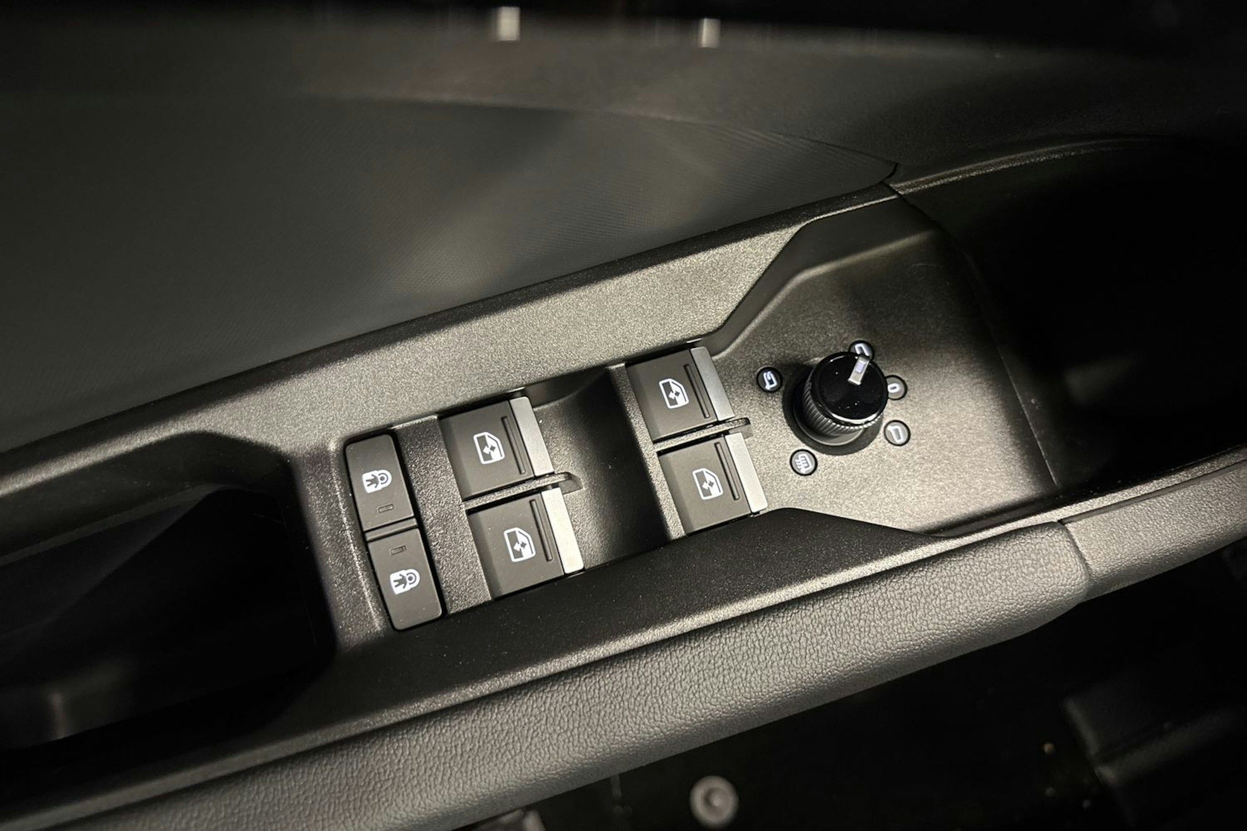 valkoinen Audi Q4 e-tron 2025 kuva 15.