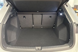 valkoinen Audi Q4 e-tron 2025 kuva 19.
