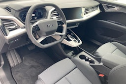 harmaa Audi Q4 e-tron 2025 kuva 6.