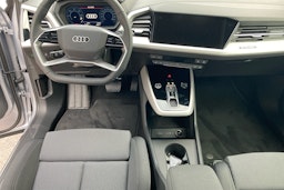 harmaa Audi Q4 e-tron 2025 kuva 7.