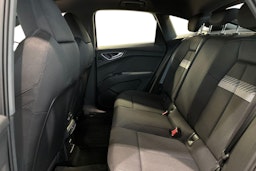 met. musta Audi Q4 e-tron 2025 kuva 8.