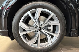 met. musta Audi Q4 e-tron 2025 kuva 9.