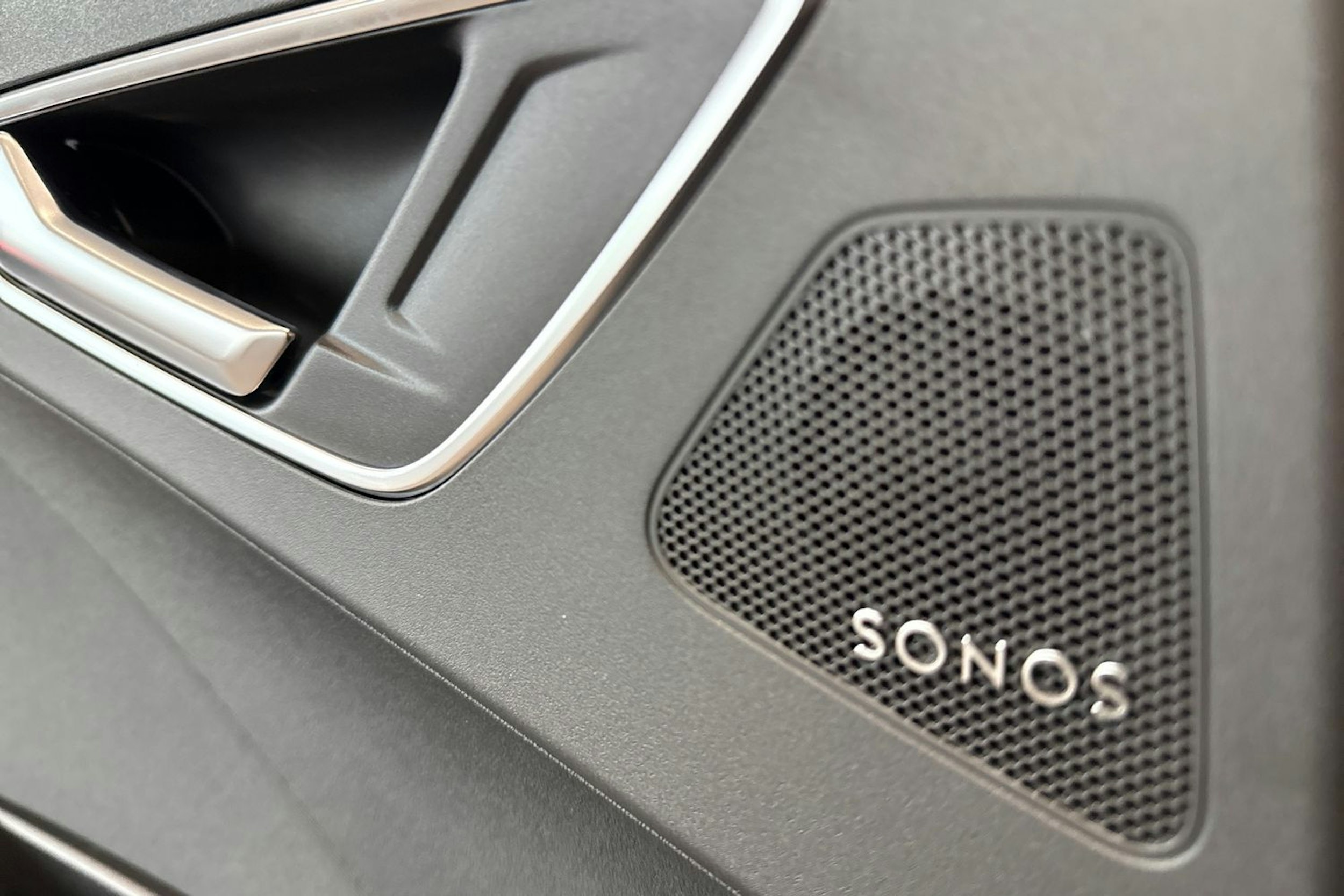 met. musta Audi Q4 e-tron 2025 kuva 12.