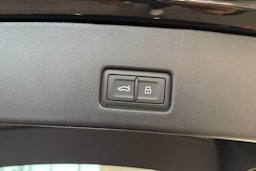 met. musta Audi Q4 e-tron 2025 kuva 16.