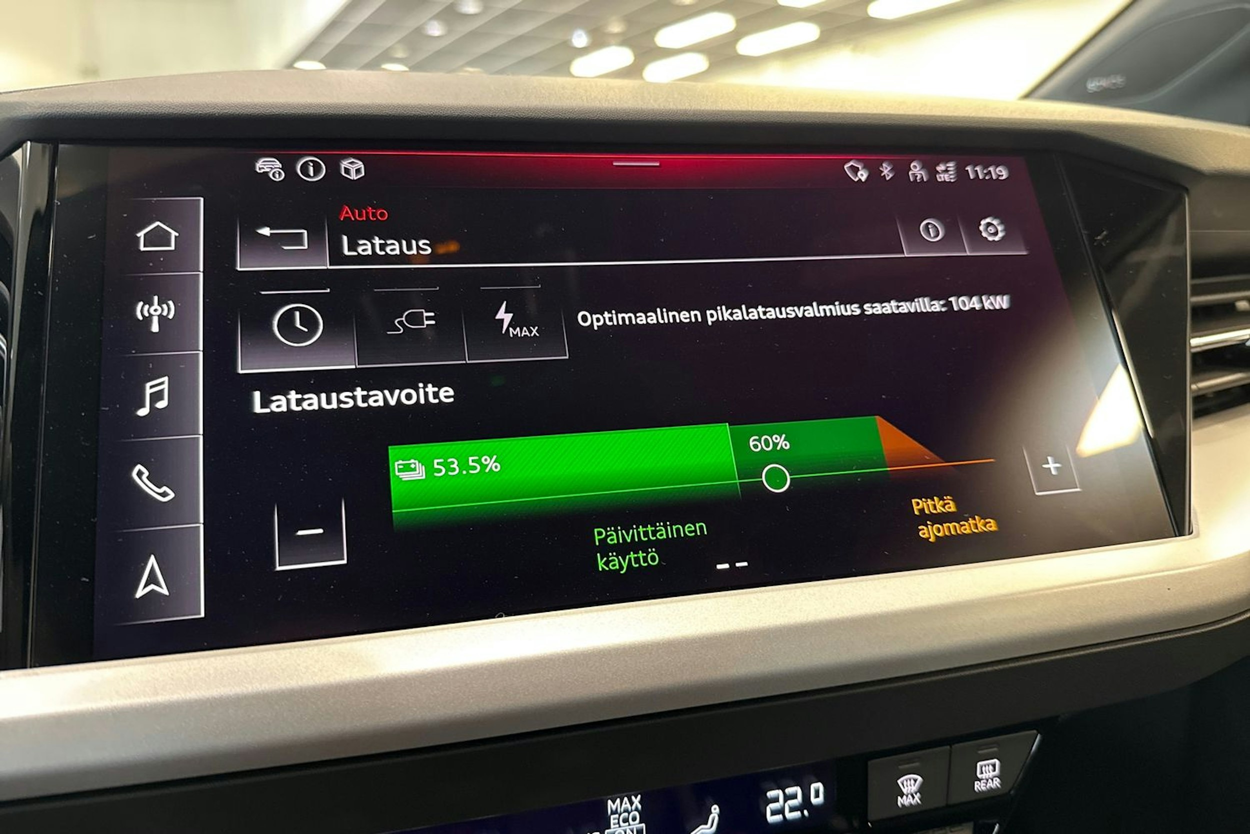 met. musta Audi Q4 e-tron 2025 kuva 18.