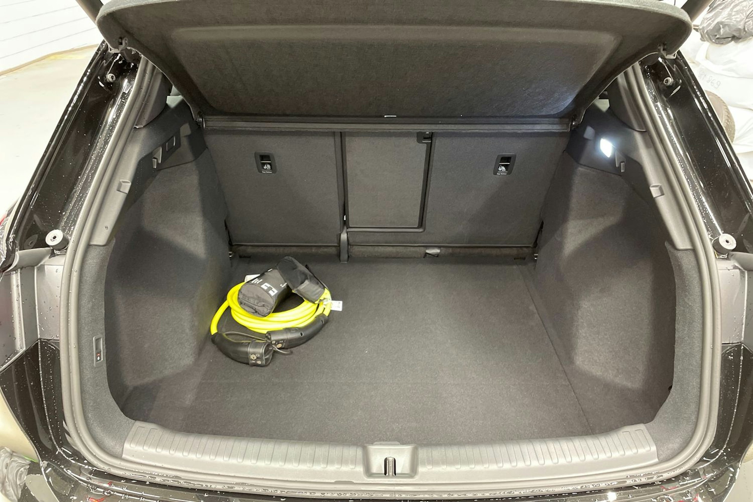 musta Audi Q4 e-tron 2025 kuva 14.