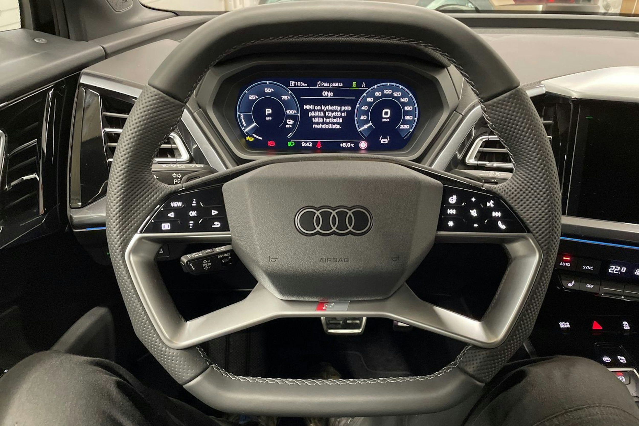 musta Audi Q4 e-tron 2025 kuva 15.