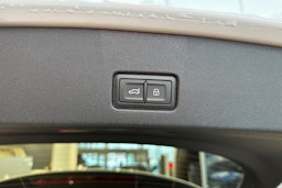 valkoinen Audi Q4 e-tron 2025 kuva 12.