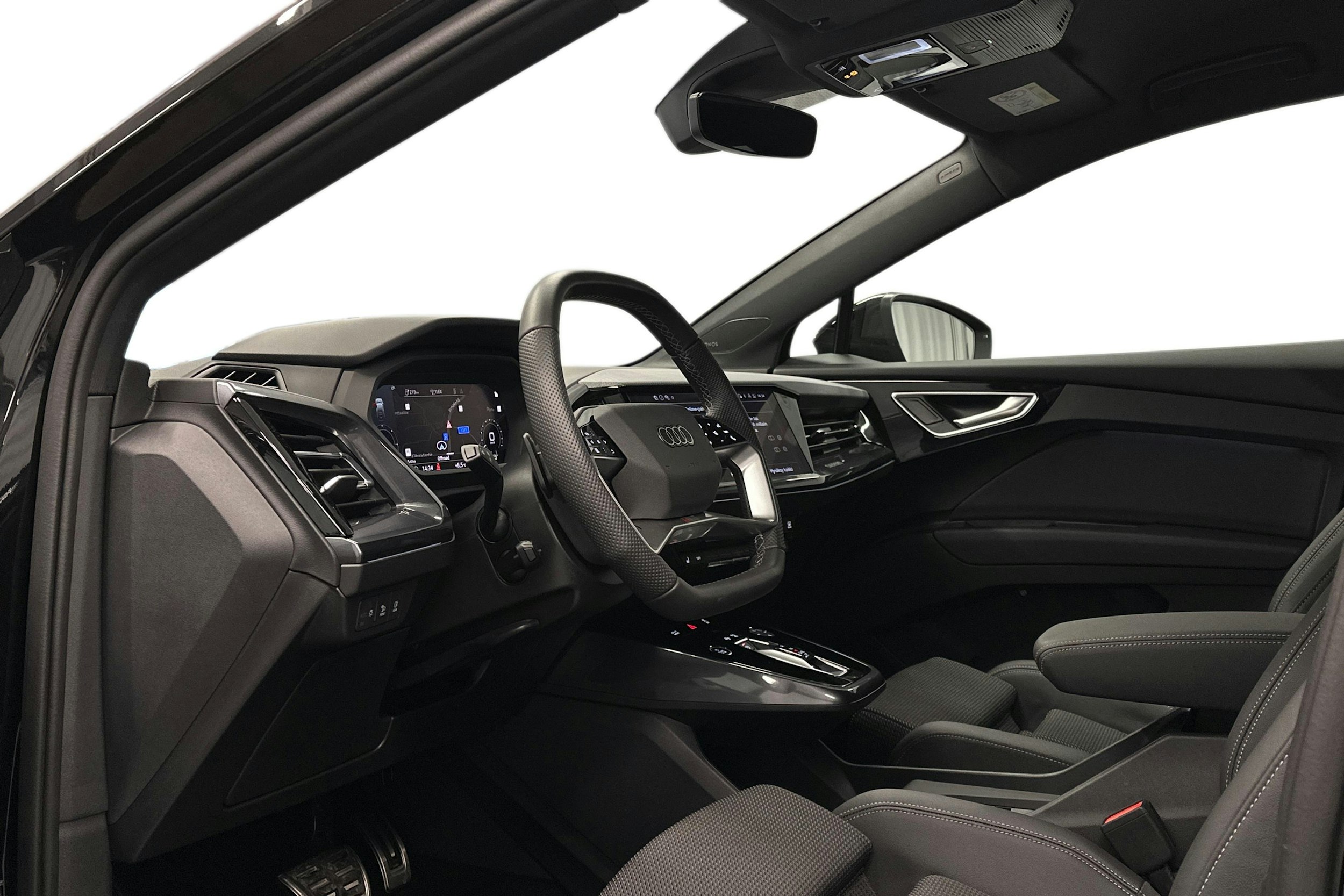 musta Audi Q4 e-tron 2025 kuva 7.