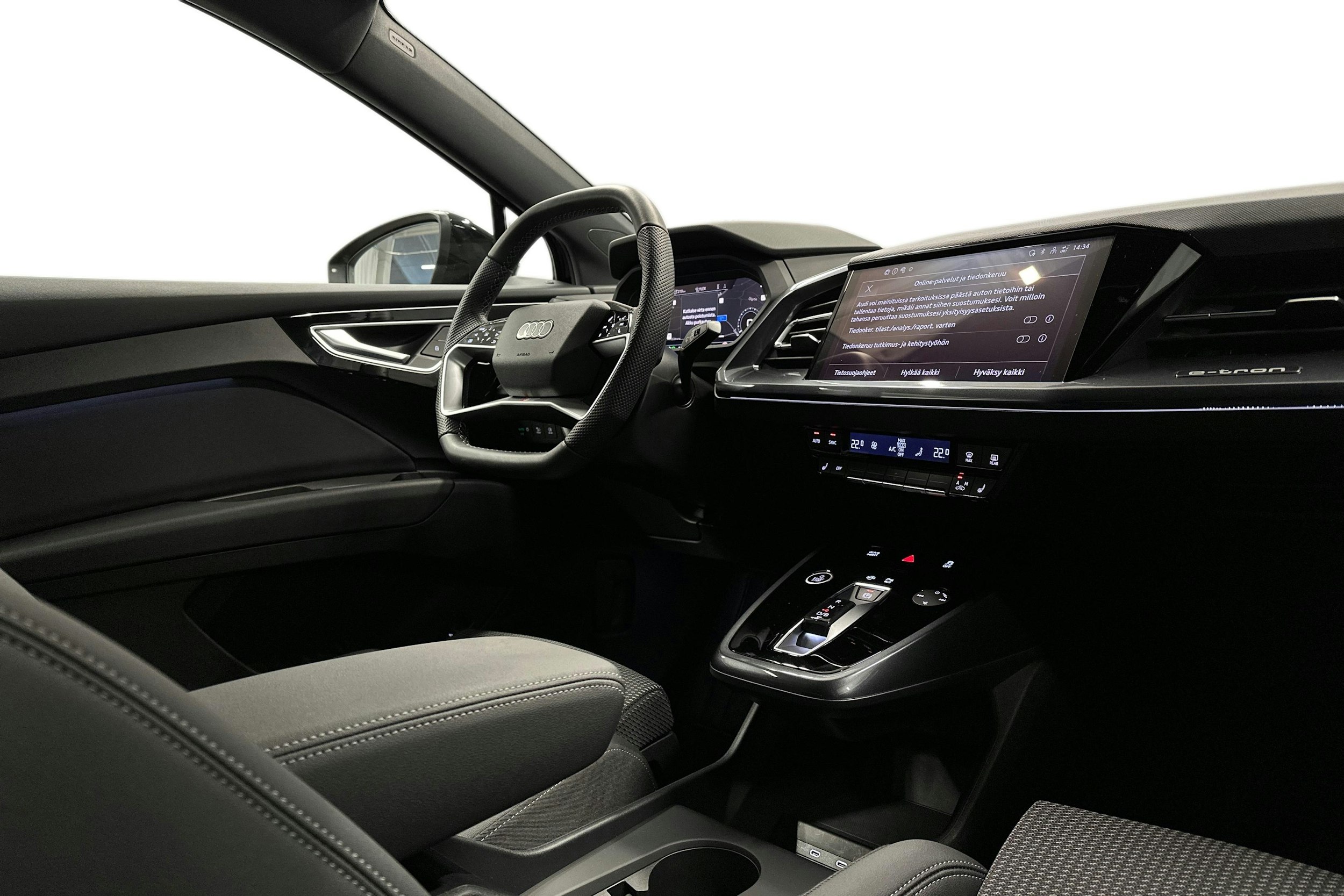 musta Audi Q4 e-tron 2025 kuva 9.