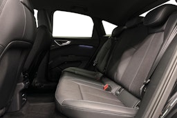 musta Audi Q4 e-tron 2025 kuva 10.