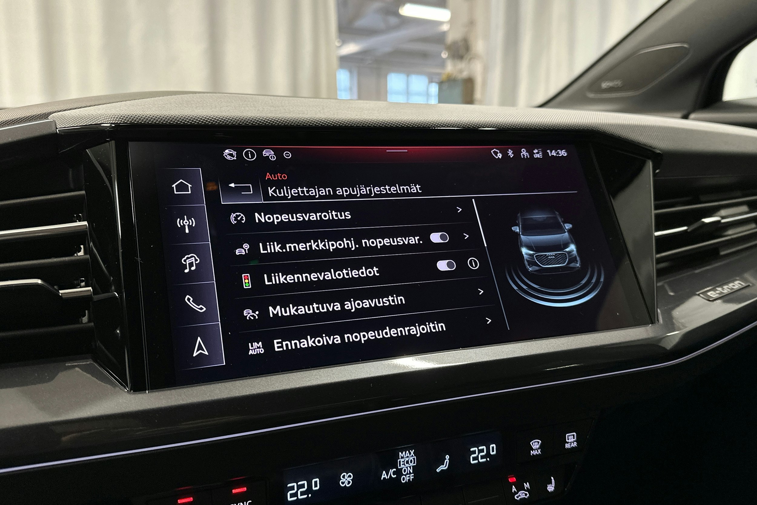 musta Audi Q4 e-tron 2025 kuva 20.