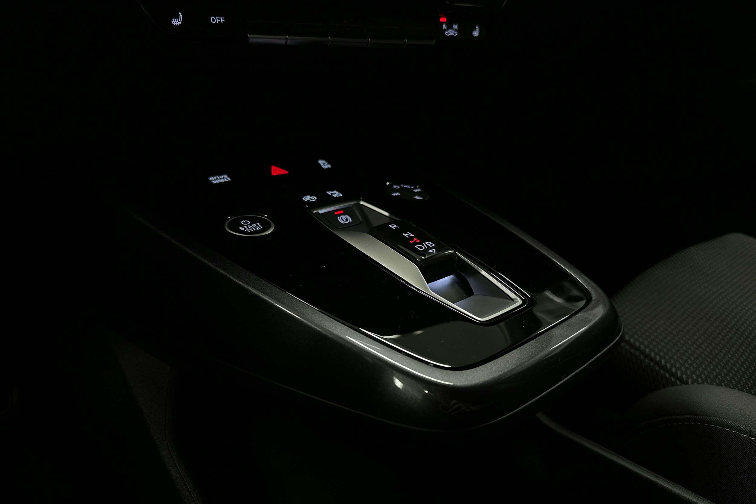 musta Audi Q4 e-tron 2025 kuva 24.