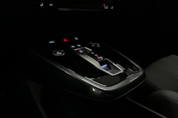 musta Audi Q4 e-tron 2025 kuva 24.