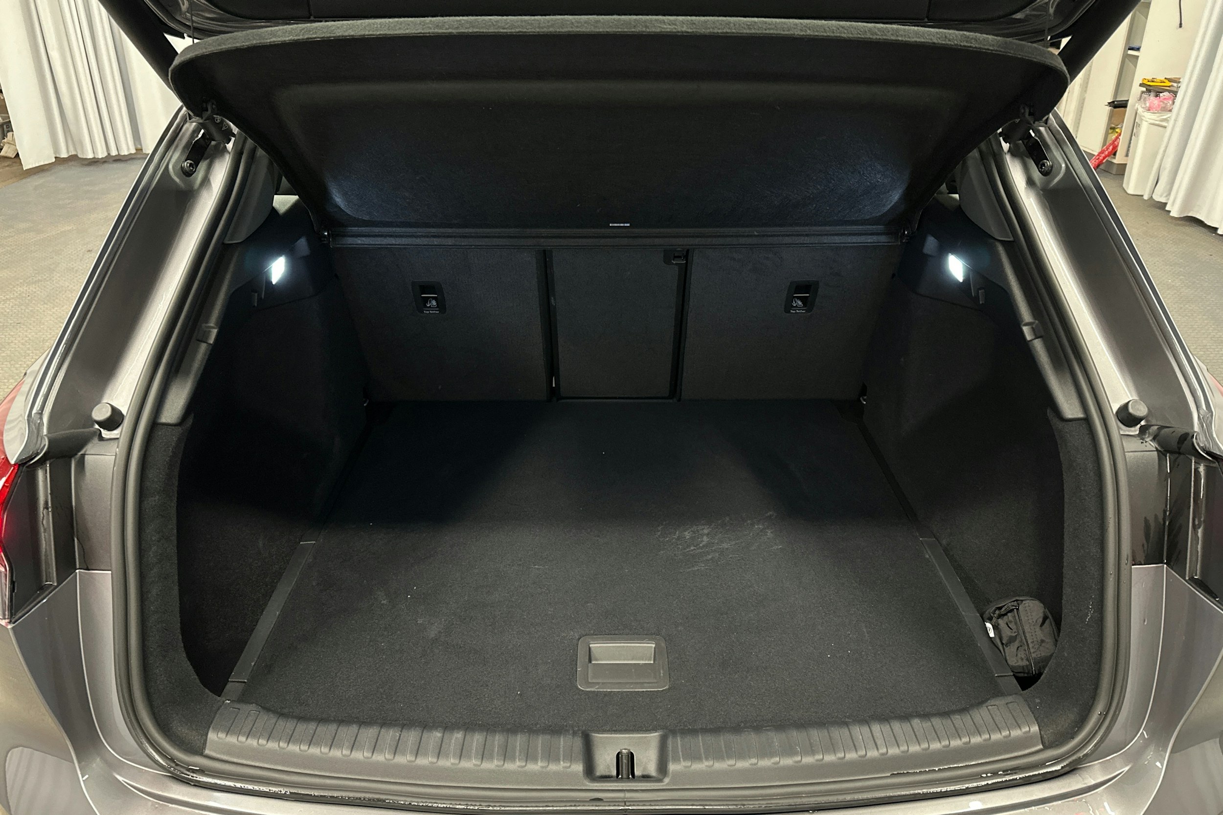 harmaa Audi Q4 e-tron 2025 kuva 14.